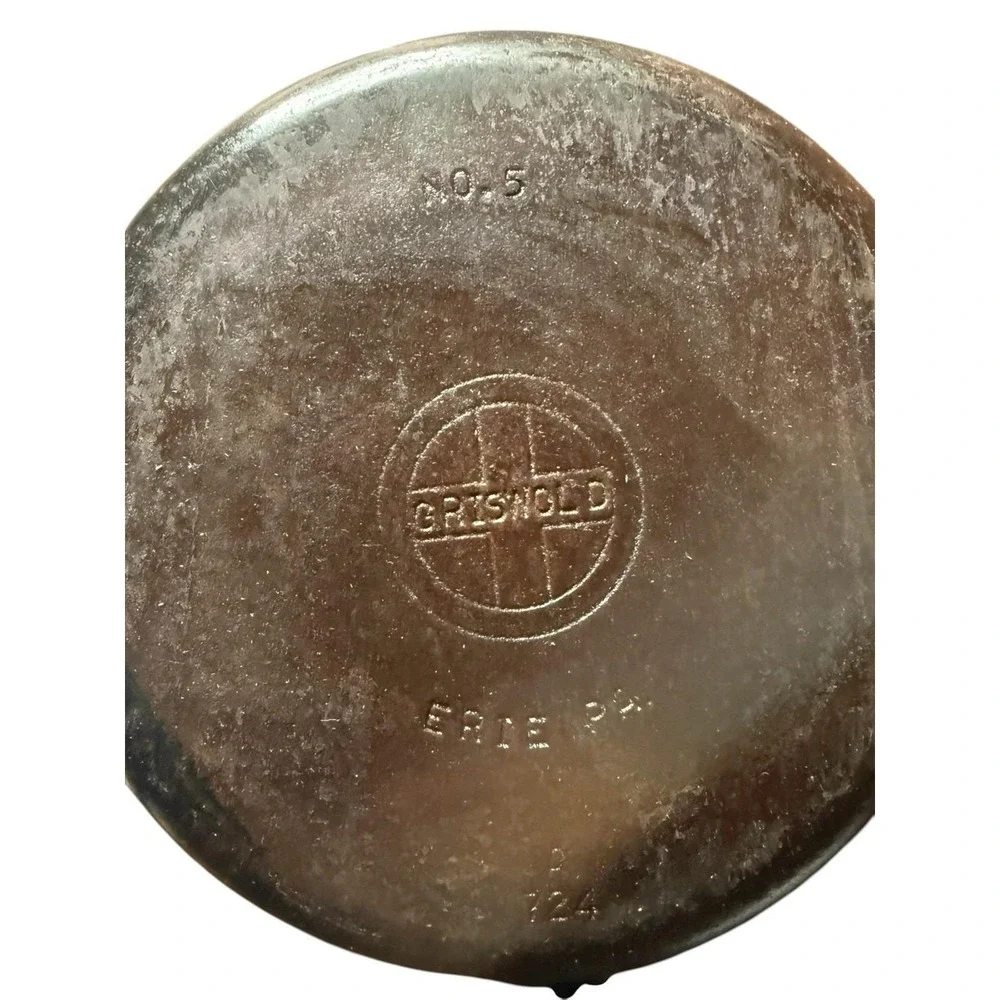 Vintage Griswold #5  cast iron skillet small block logo double pour 724 A